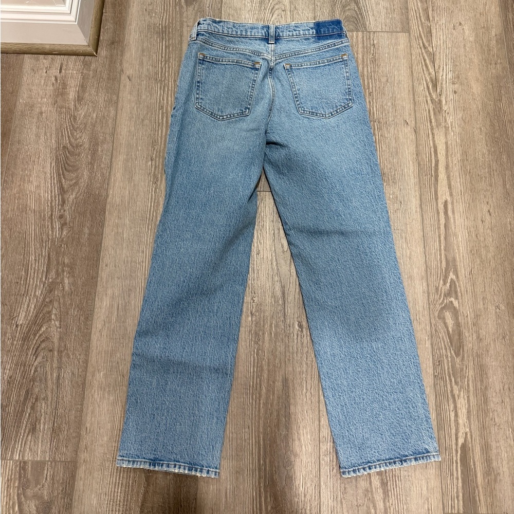 A&F The 90’s straight mid rise Jean - Picture 2 of 4